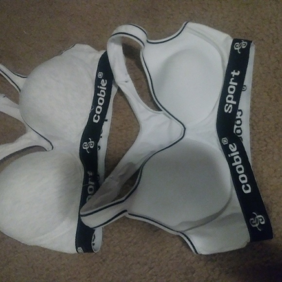 Sports bras. - Picture 4 of 5